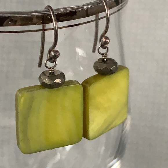 SILPADA Sterling Silver, Green Mother of Pearl and Pyrite Square Earrings - Picture 1 of 6